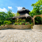 Casa en Zipolite rodeada de naturaleza con terreno amplio